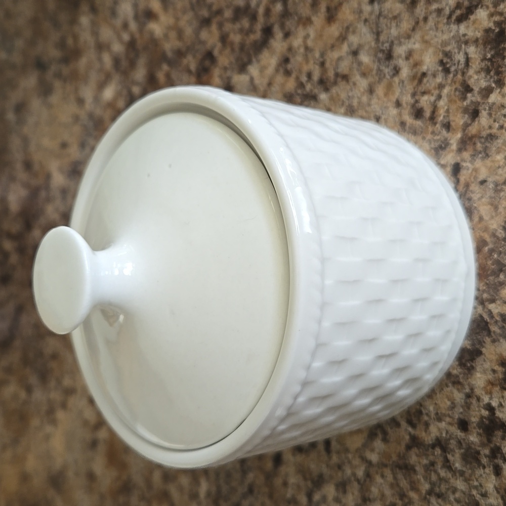 Sugar container